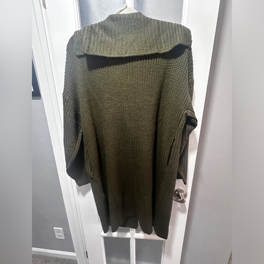 NWOT RD Style Oversized Button Down Sweater - Picture 2 of 5